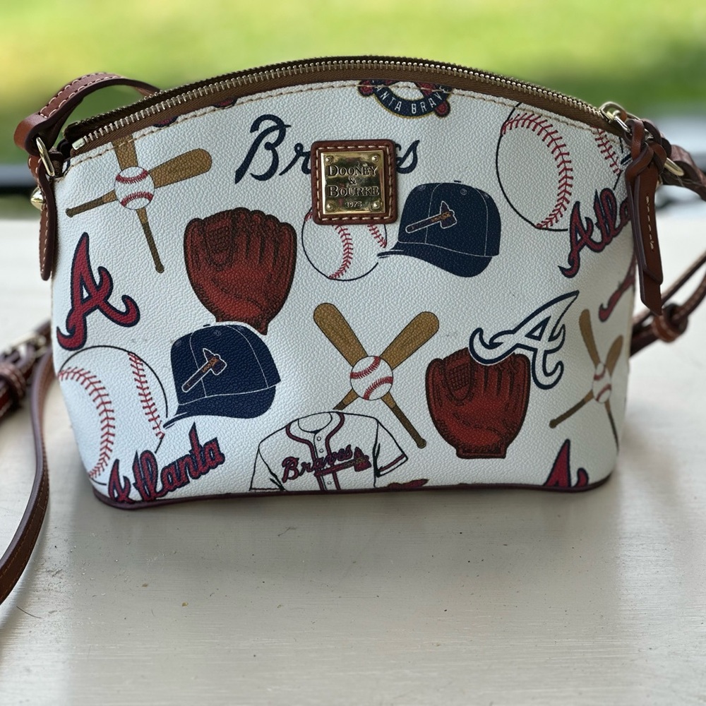 AUTHENTIC Dooney & Bourke Purse
